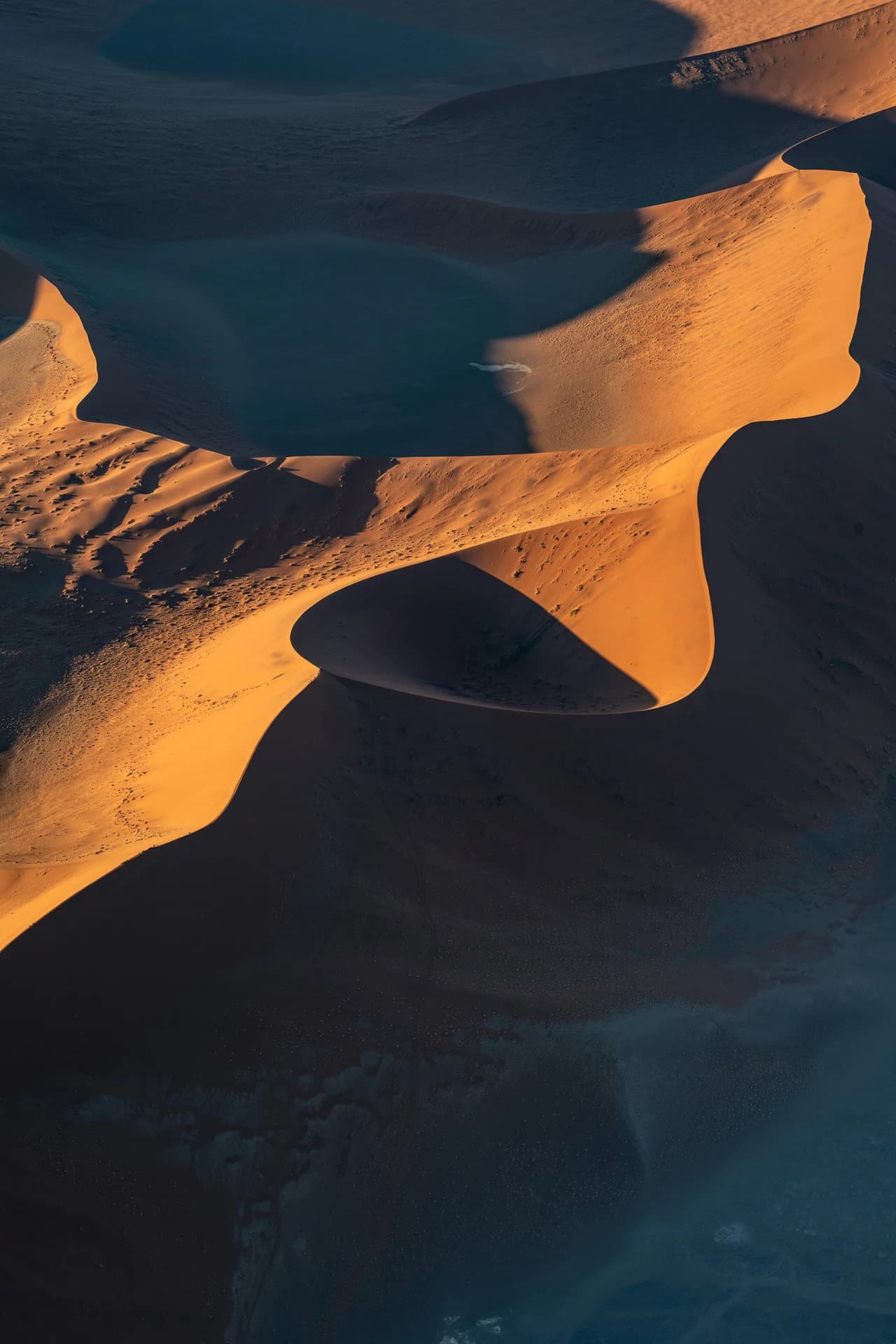 Dunes de sable en Namibie, vue d'héllicoptère